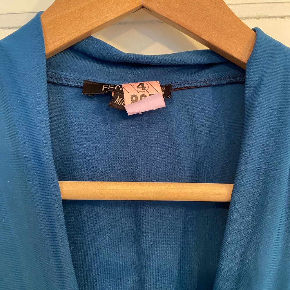 💙 HOST PICK 💙 Stunning blue blouse from Femme de Carriere. Size Medium. - Picture 3 of 3